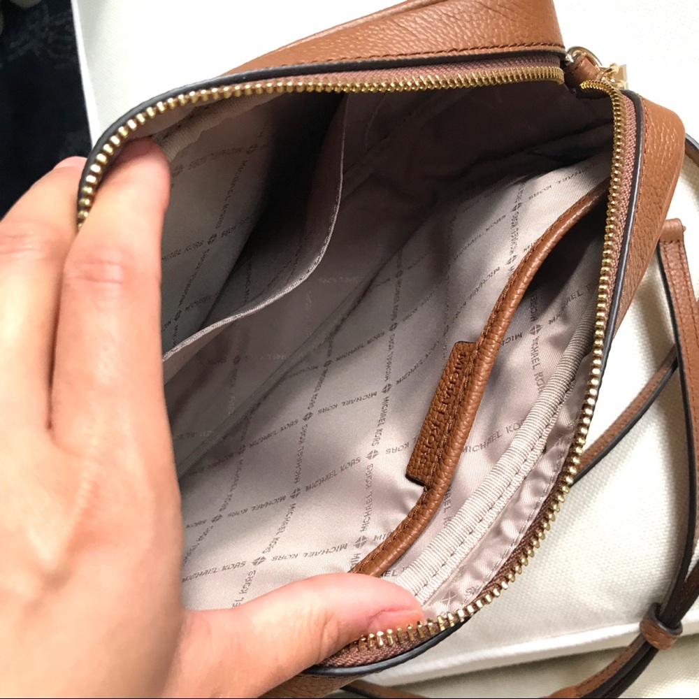 🆕 MICHAEL KORS FULTON CROSSBODY in LUGGAGE! - Picture 6 of 12